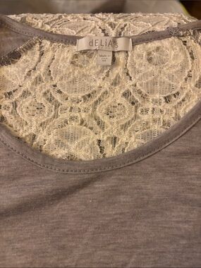 dELiA*s Light Gray Short Sleeve Top